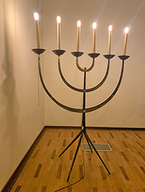Leuchter in der Trierer Synagoge. Foto: AfD