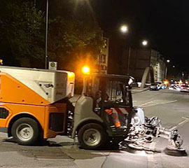 Ein Fahrzeug der Stadtreinigung im Einsatz. Foto: AfD