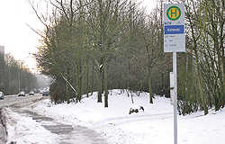 Bushaltestelle im Schneechaos