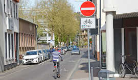 Zwischenzeitlich wurden in Trier viele Einbahnstraßen, wie zum Beispiel die Deutschherrenstraße, für den Radverkehr geöffnet.