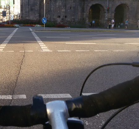 Porta-Nigra-Platz: Radfahrer-Furt